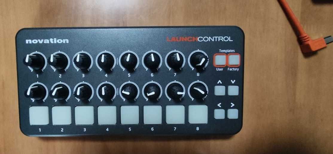 Midi-контролер Novation Launch Control