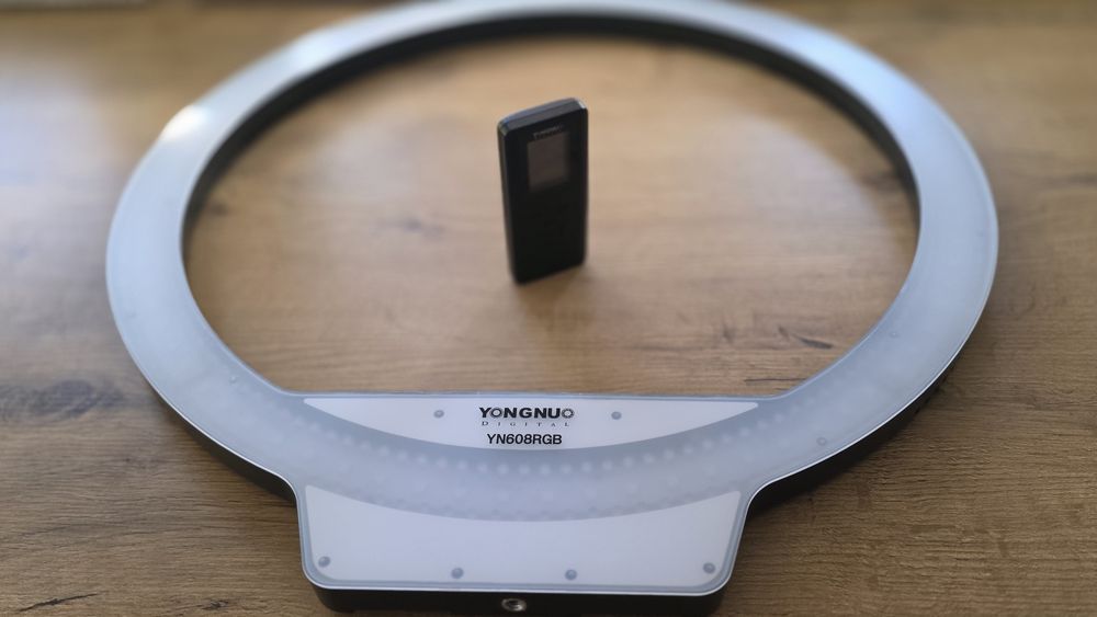 Profesjonalna lampa pierścieniowa LED 50 cm Yongnuo YN608 RGB