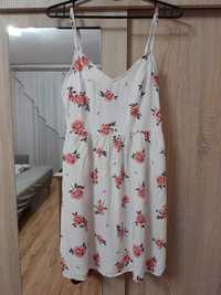 Sukienka H&M biała w róże na ramiączkach 100 %wiskoza
