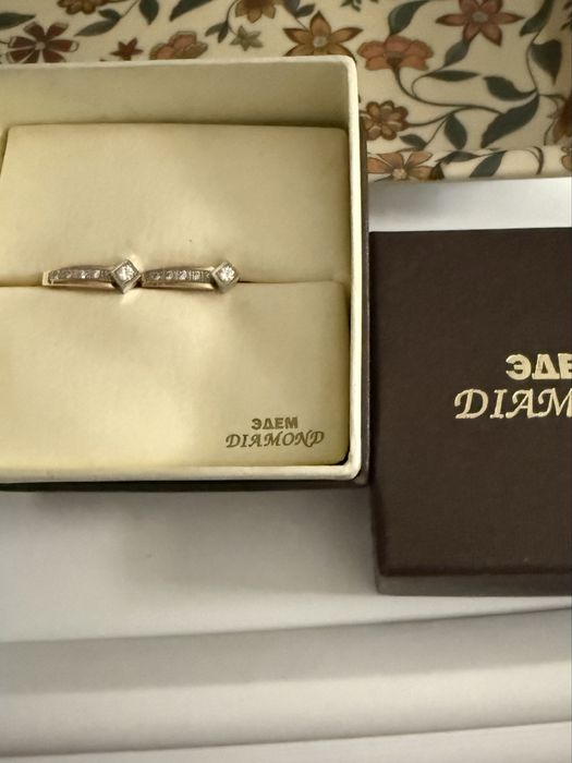 Діамантові фабричні! сережки 585 проба