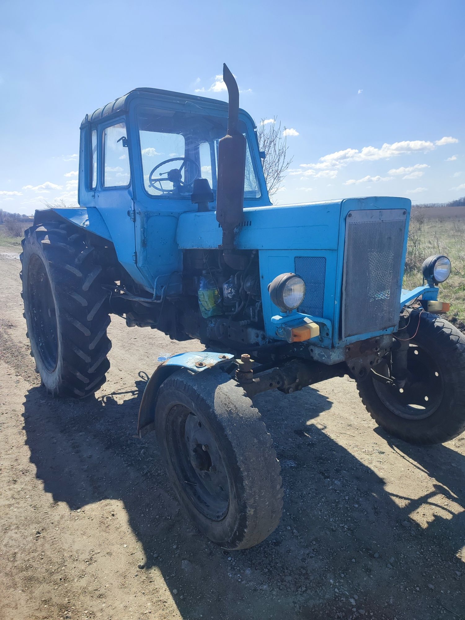 Продам трактор МТЗ 80 позапчастинах.