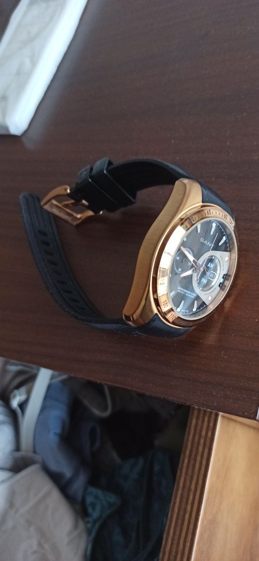 Relógio Gant dourado