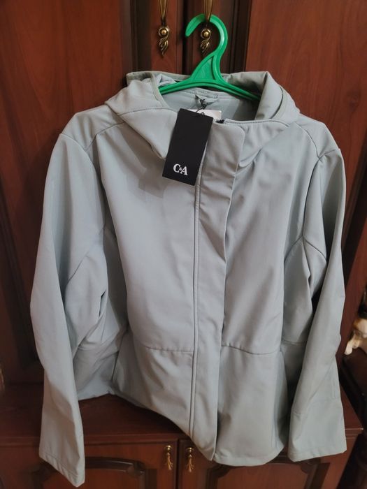 Осіння жіноча куртка C&A 52 розмір