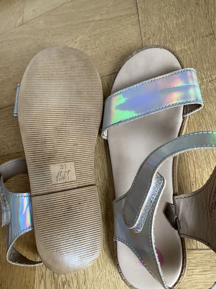Sandały H&M holograficzne r. 31