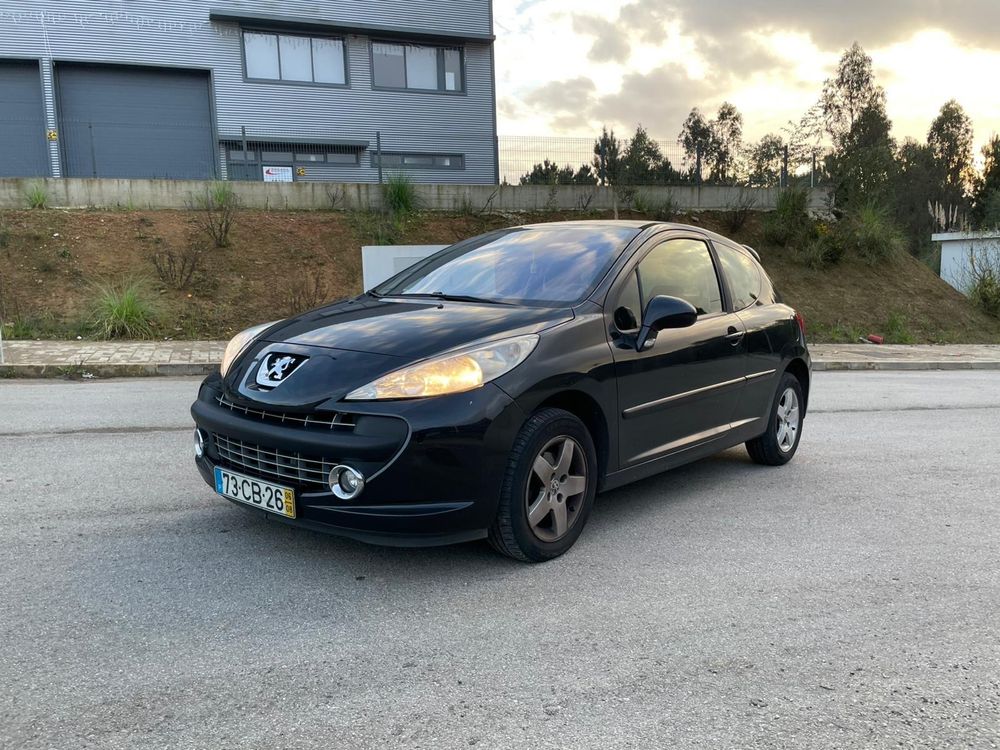 Peugeot 207 com 150000km por 4700€