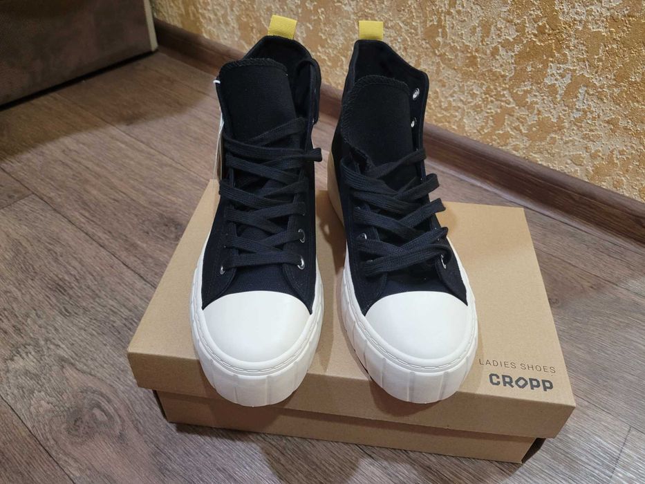 Високі кросівки ,Хайтопи, молодіжні кросівки ТМ Cropp