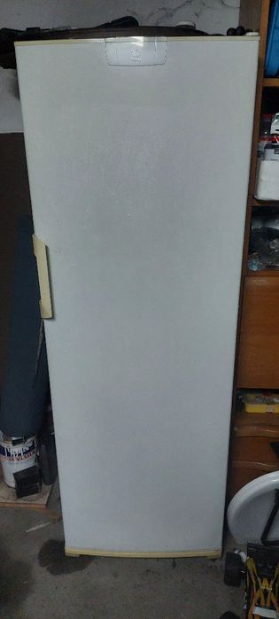 Arca congeladora  , em exelente estado de funcionamento .é. estético.