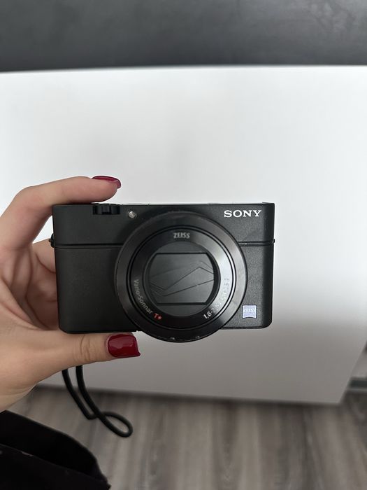 Sony RX100 III (аналог Canon G7X)