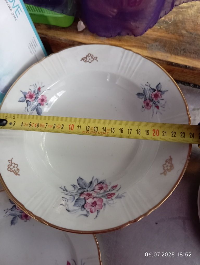 Тарелки из сервиза
