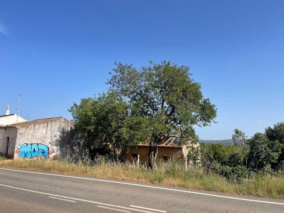 Terreno com Duas Ruínas para Desenvolvimento Messines de Baixo Algarve