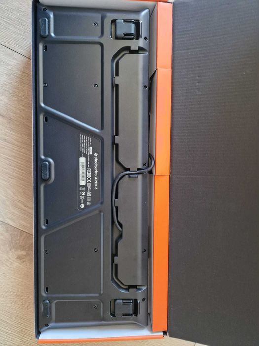 Klawiatura STEELSERIES Apex 3 gamingowa RGB praktycznie NOWA