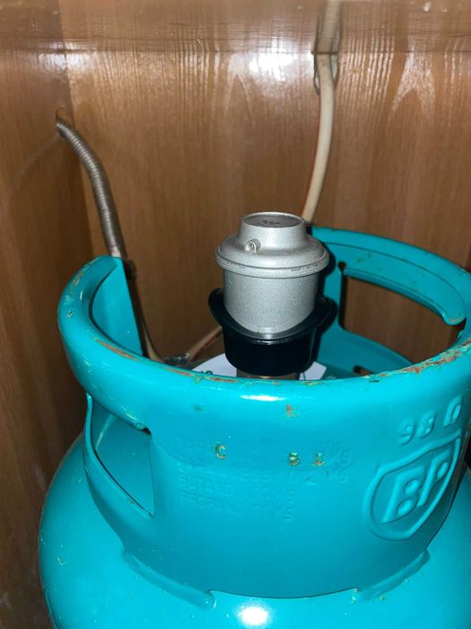 Esquentador Delta 11 i Gás Butano com Oferta Redutor e 2 Bilhas Gás BP