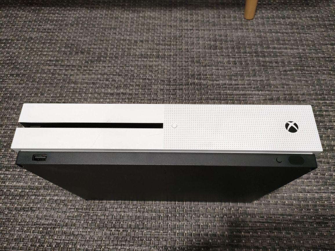 Xbox One S - 1 TB