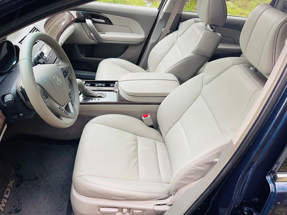 Acura MDX семь мест полная комплектация