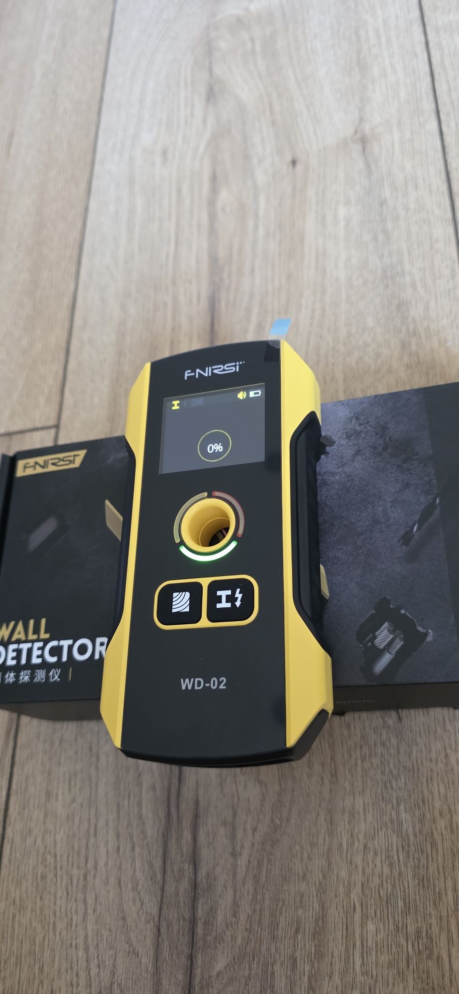 Detektor, skaner, wykrywacz metali, przewodów Fnirsi WD-02.