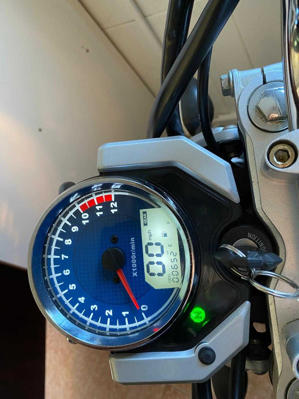 Moto LexMoto 125cc como nova