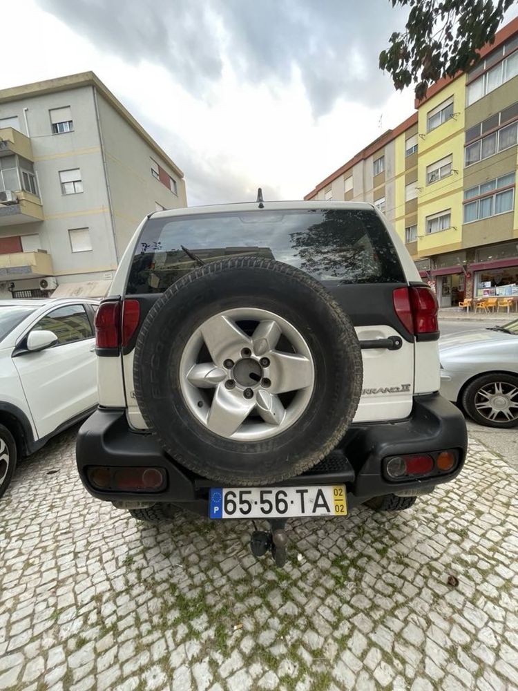 Nissan terrano II vendo ou troco