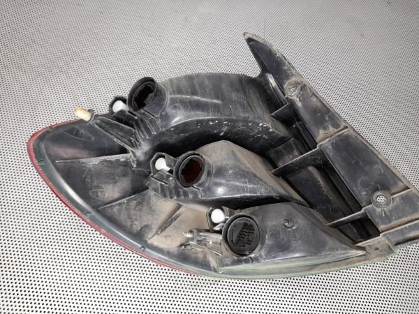 Farolim direito KIA Rio Sedan (DC_)