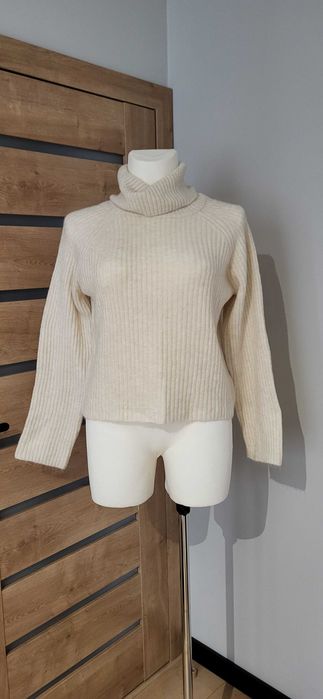 Sweter kremowy krótki nowy R.44/46/48