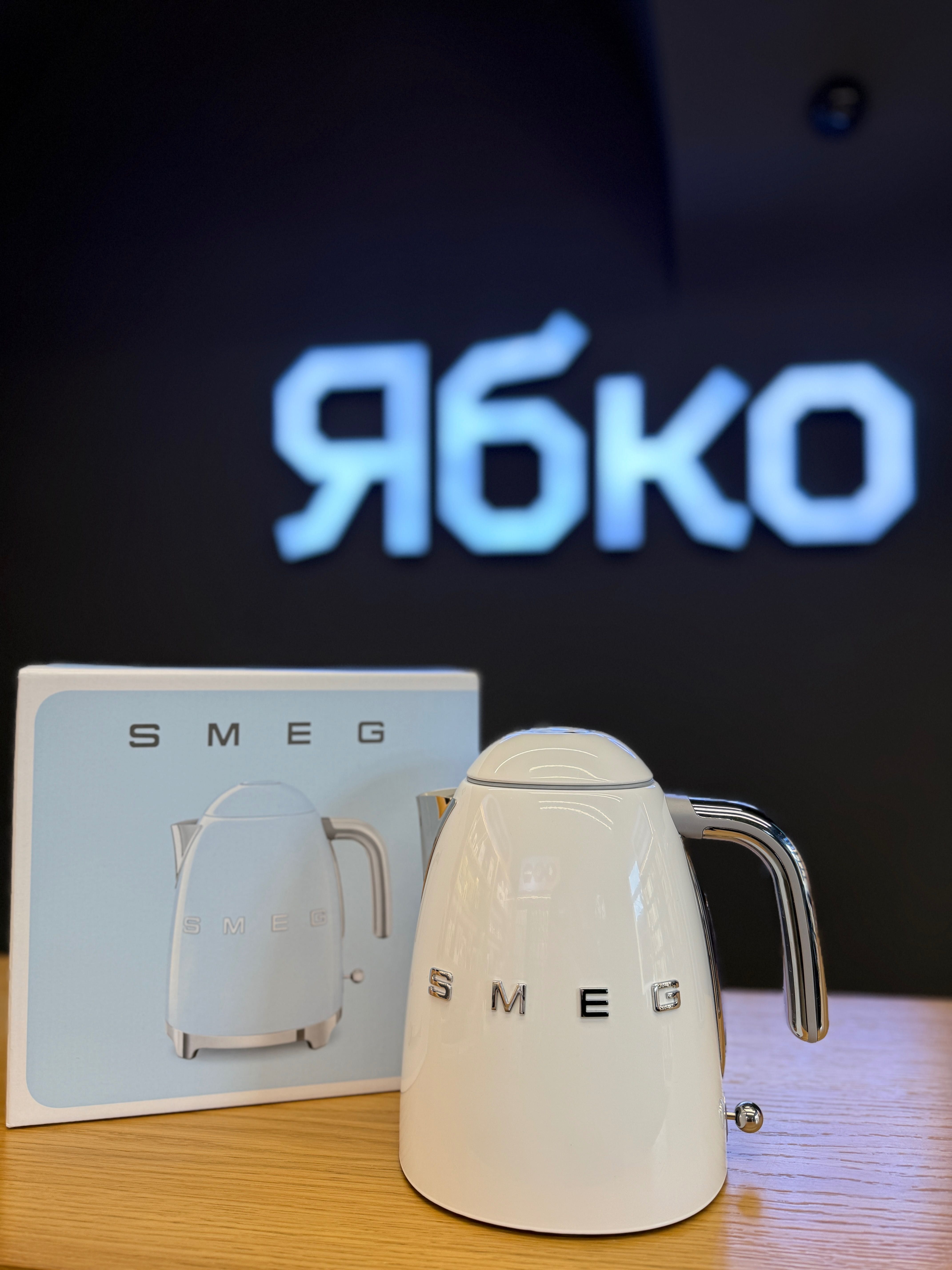 Електрочайник SMEG (KLF03WHEU) (White)