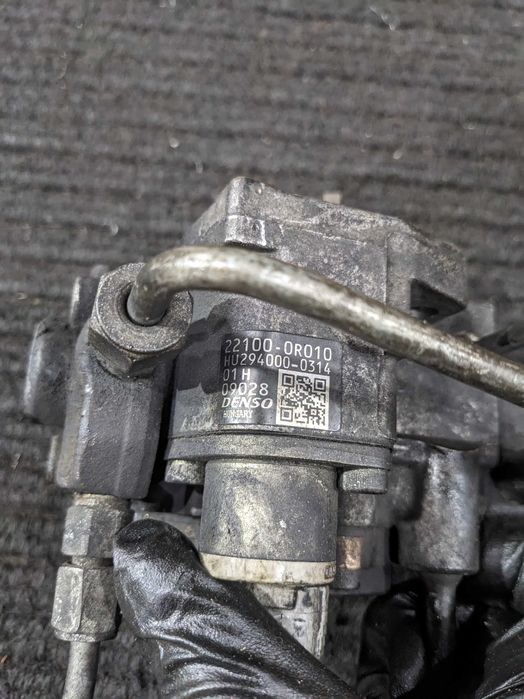 ТНВД Топливный насос Toyota Rav4 Avensis T25 2.0 2.2 D-4D 221000R010