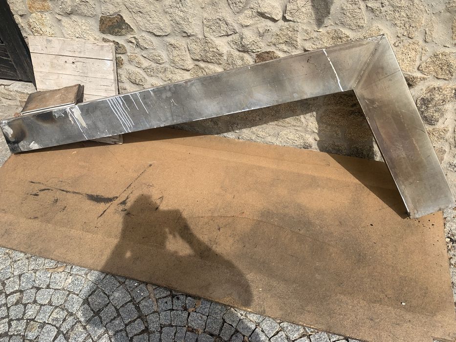 Fogao em inox com respetiva chaminé