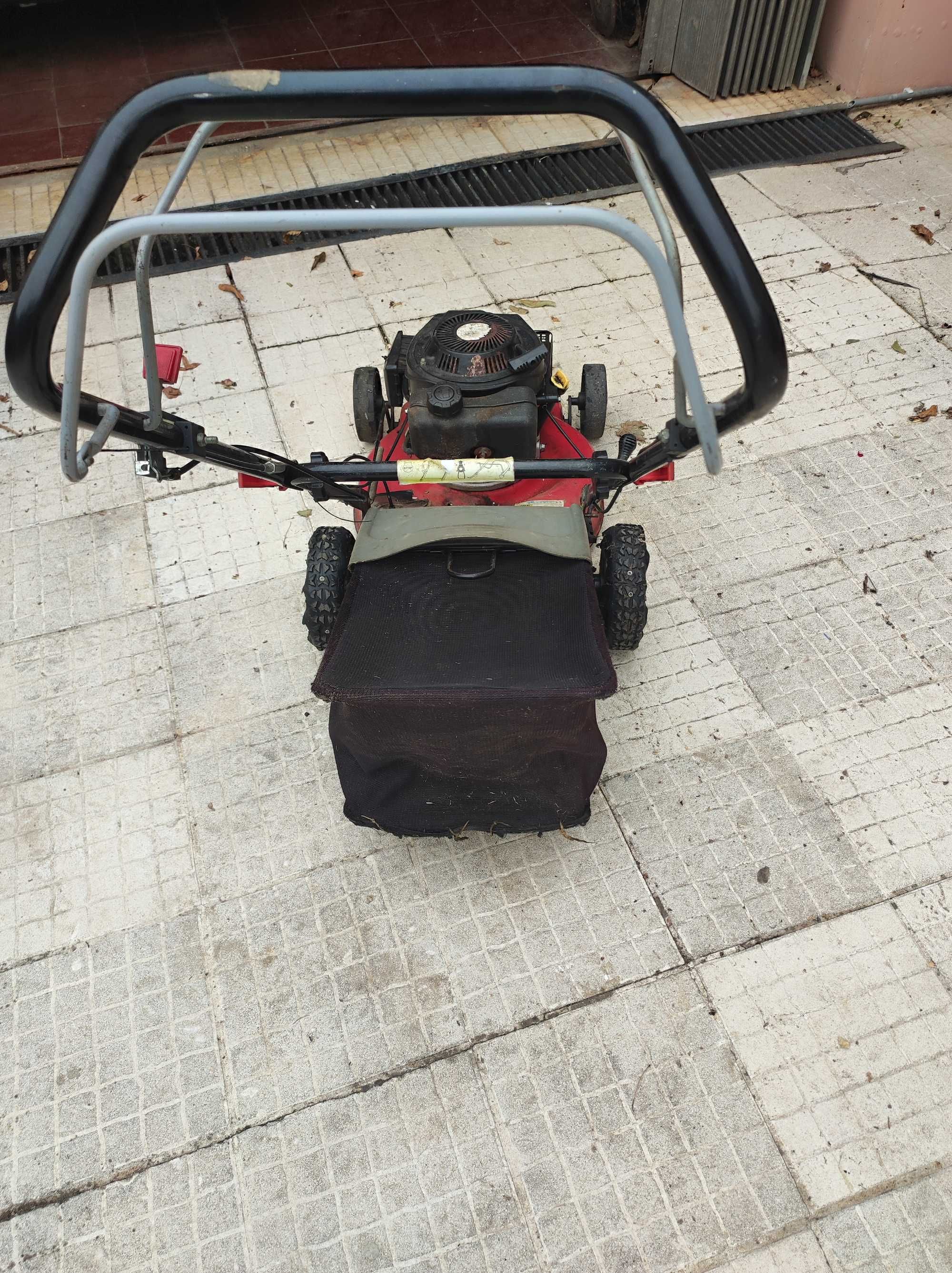 Maquina corte relva gasolina com 139Cc lâmina 40 cm
