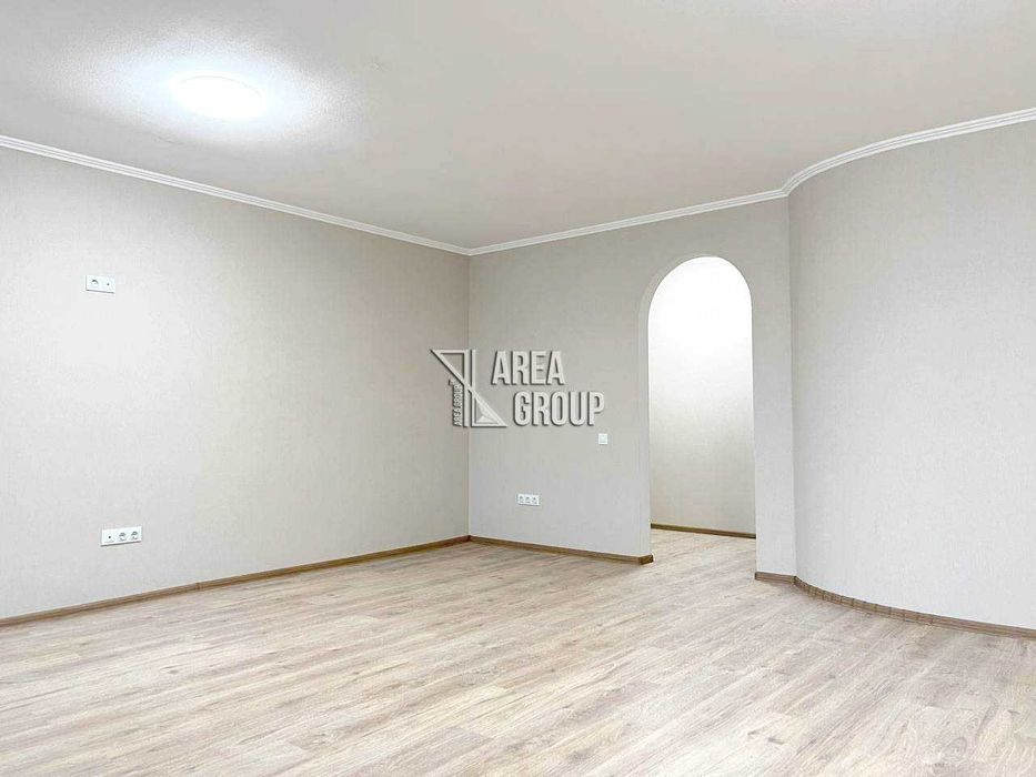 Центр! 1-кімнатна квартира-студія з ремонтом в самому центрі міста