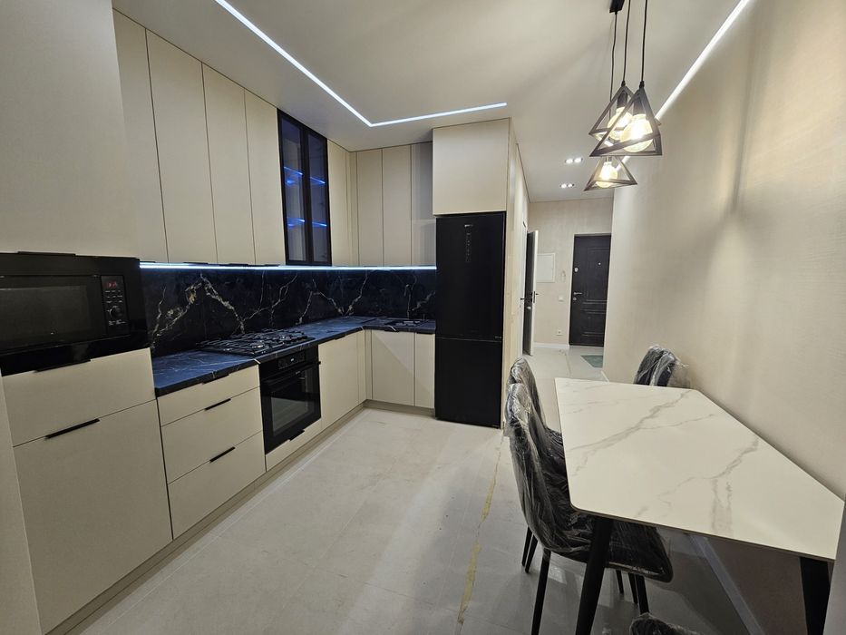 Двокімнатна квартира, Центр, вул.Довга, програми, постанови