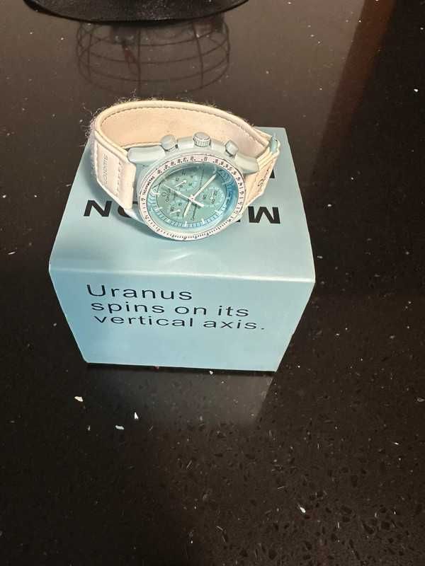 Omega x Swatch Uranus SO33L100 Gazowy Gigant