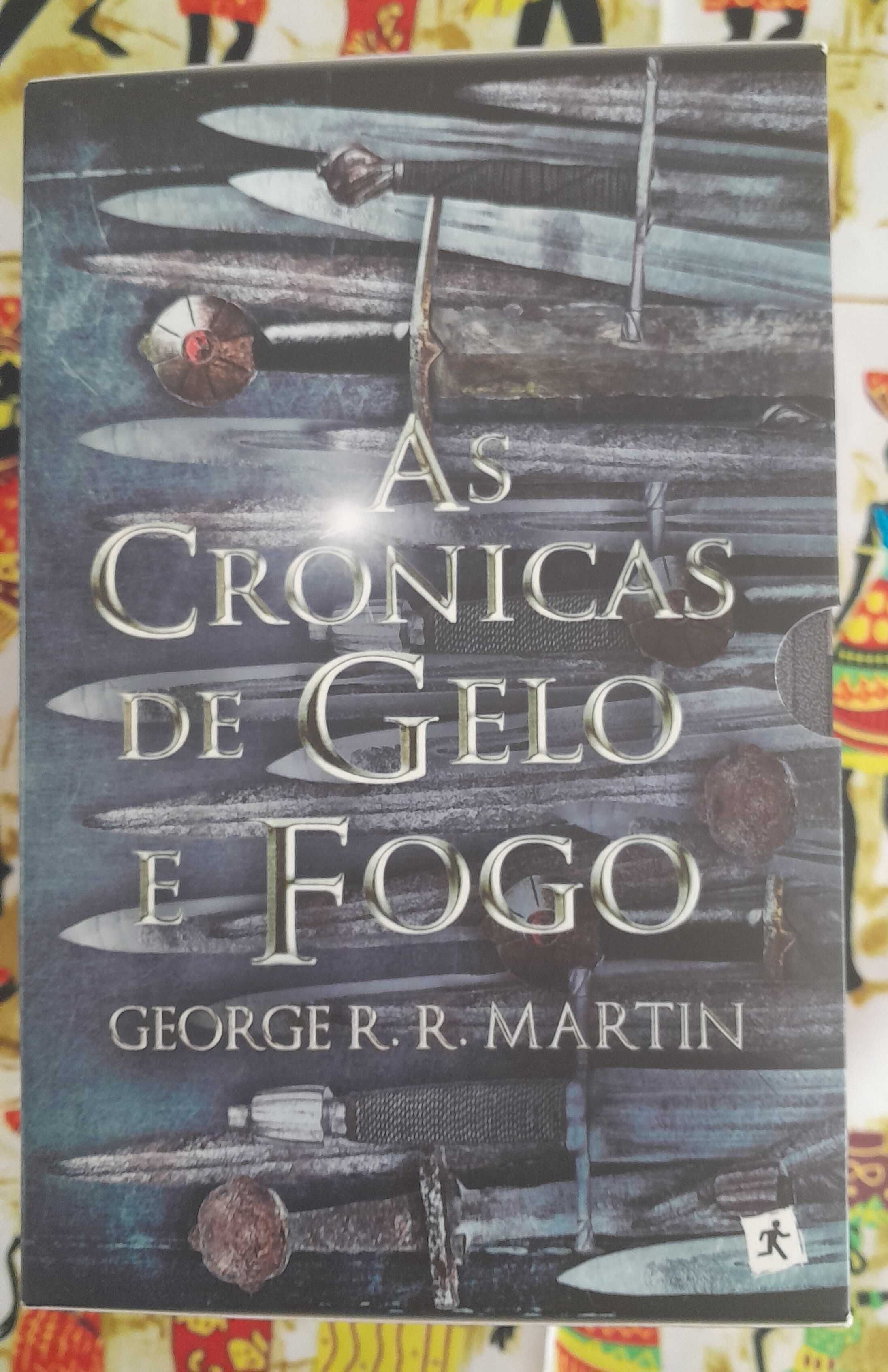 AS CRÓNICAS DE GELO E FOGO - GEORGE R.R. MARTIN - 10 Volumes com caixa