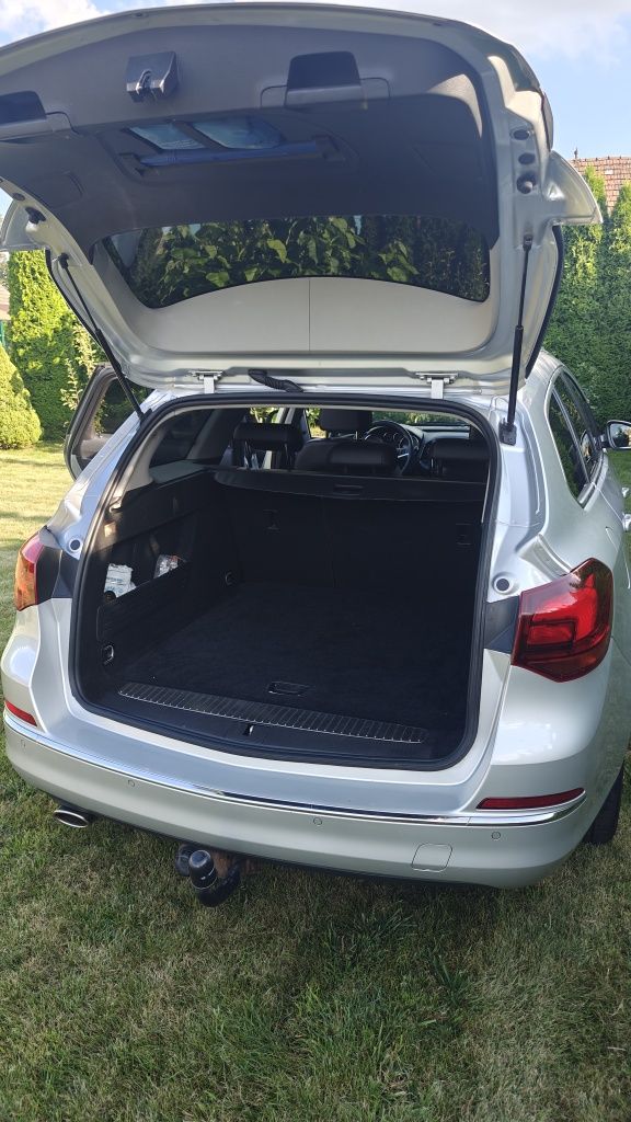 Opel Astra J 1.4 140 KM