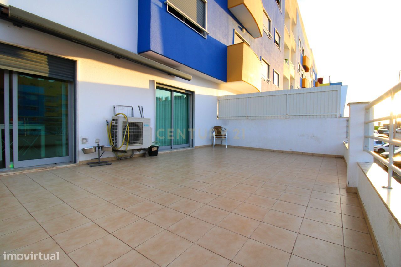 T3 com terraço e box na Quinta de Santa Rita