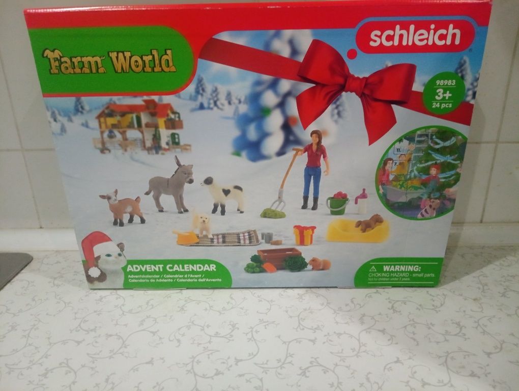 Адвент календарі Schleich та собаки