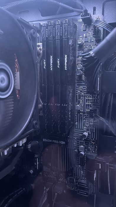 MSI B560M Pro VDH + i5 10400f + 32GB RAM 3200MHz (with stock cooler)64284292013699122