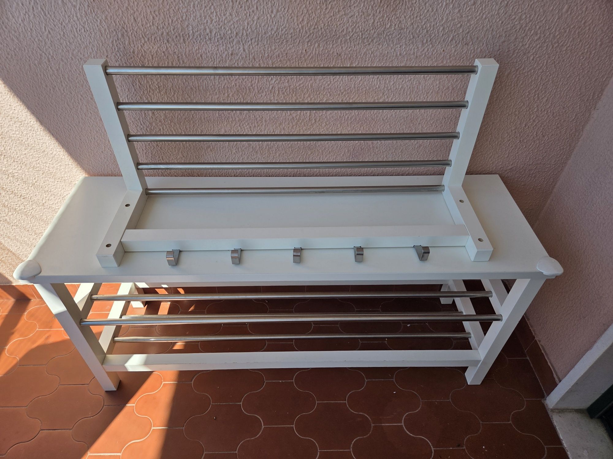 Banco sapateira e cabide branco ikea