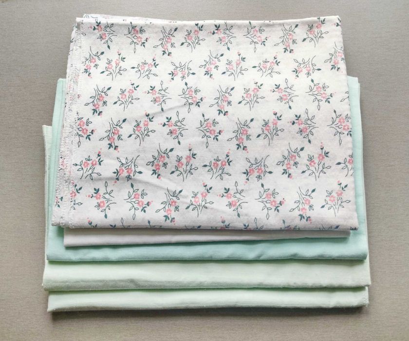 Дитячі пелюшки з бавовни та байки.