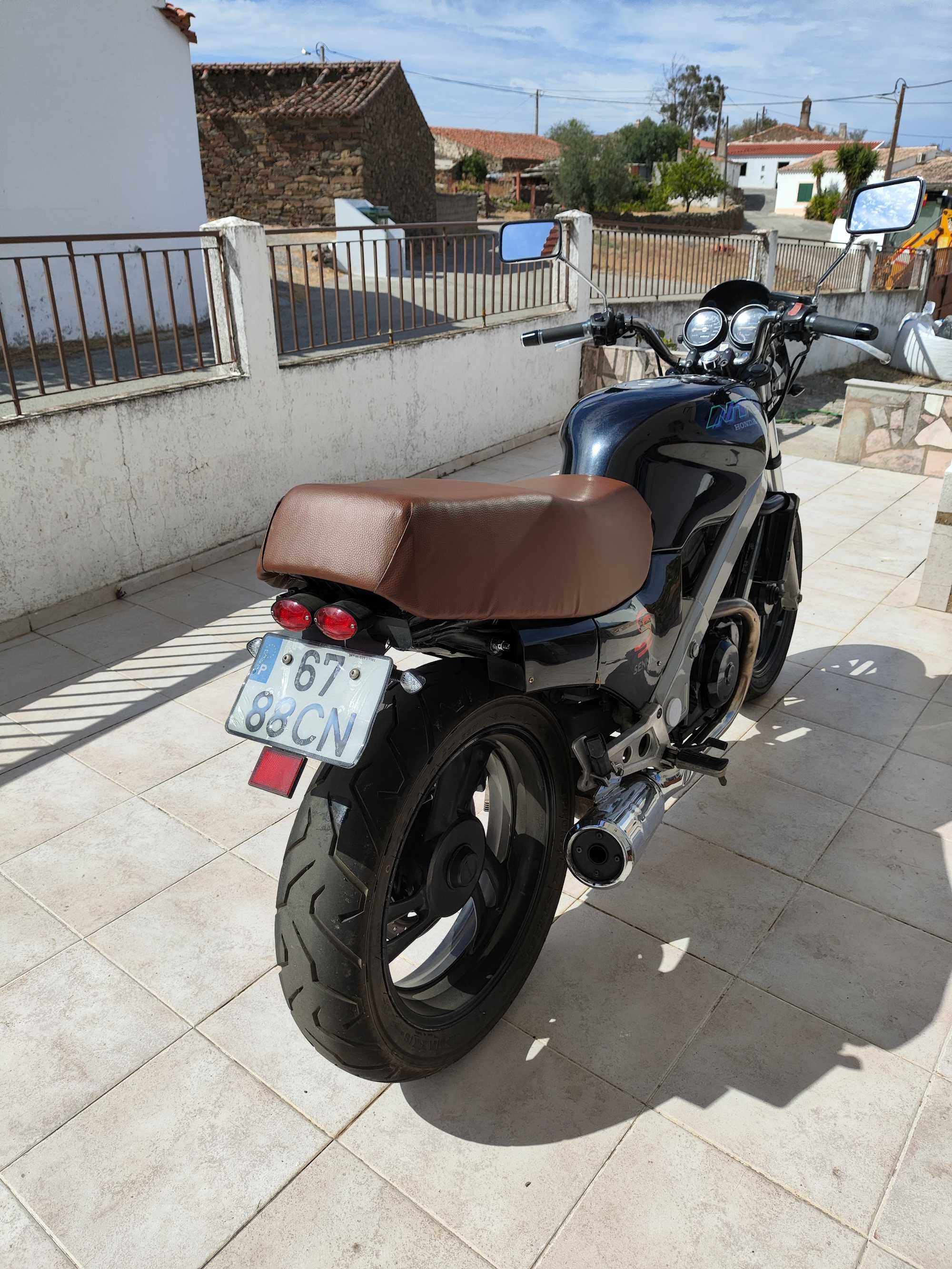 Mota Honda NTV 650 para vender