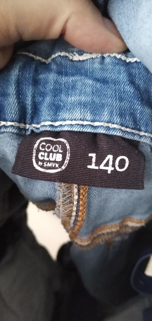 Dżinsowe jeansowe ogrodniczki smyk cool club r. 140