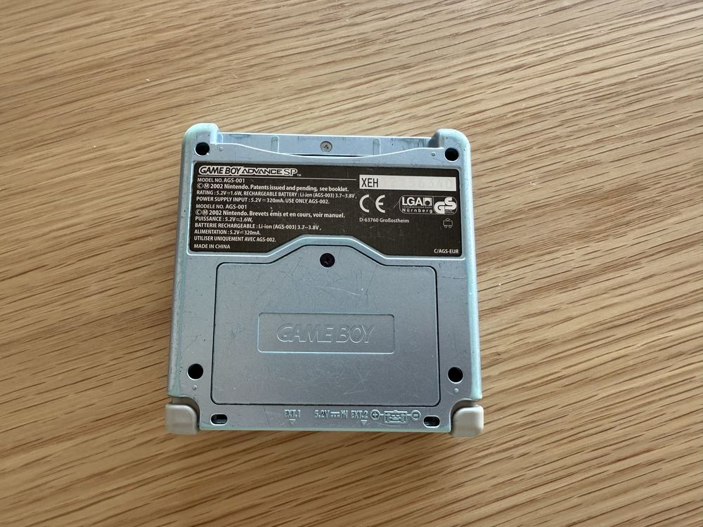 Nintendo Game Boy Advance SP