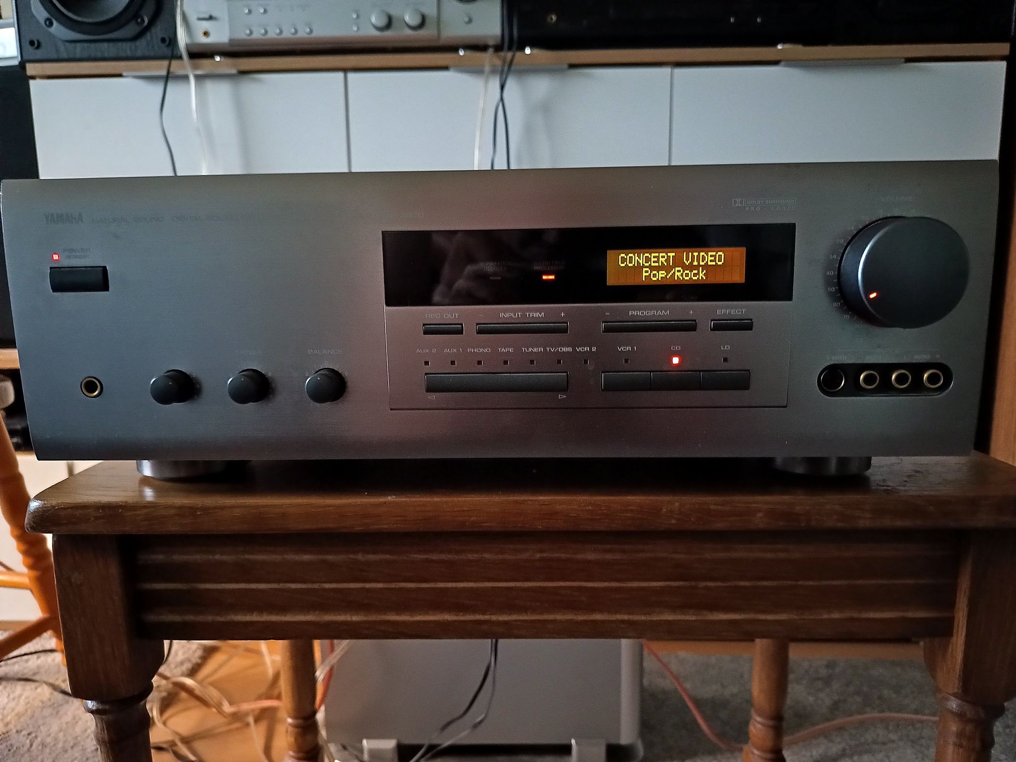Wzmacniacz Yamaha dsp 970 w dobrym stanie, sprawny. Dobry dźwięk.