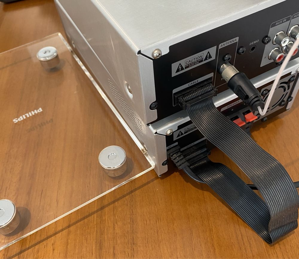 Excelente equipamento de som Philips Heritage, c/o novo, c colunas,USB