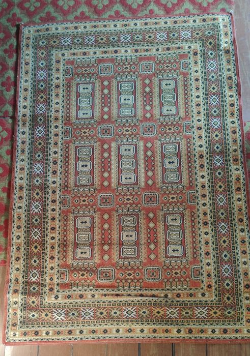 Продам ковёр 2.20 на 1.50