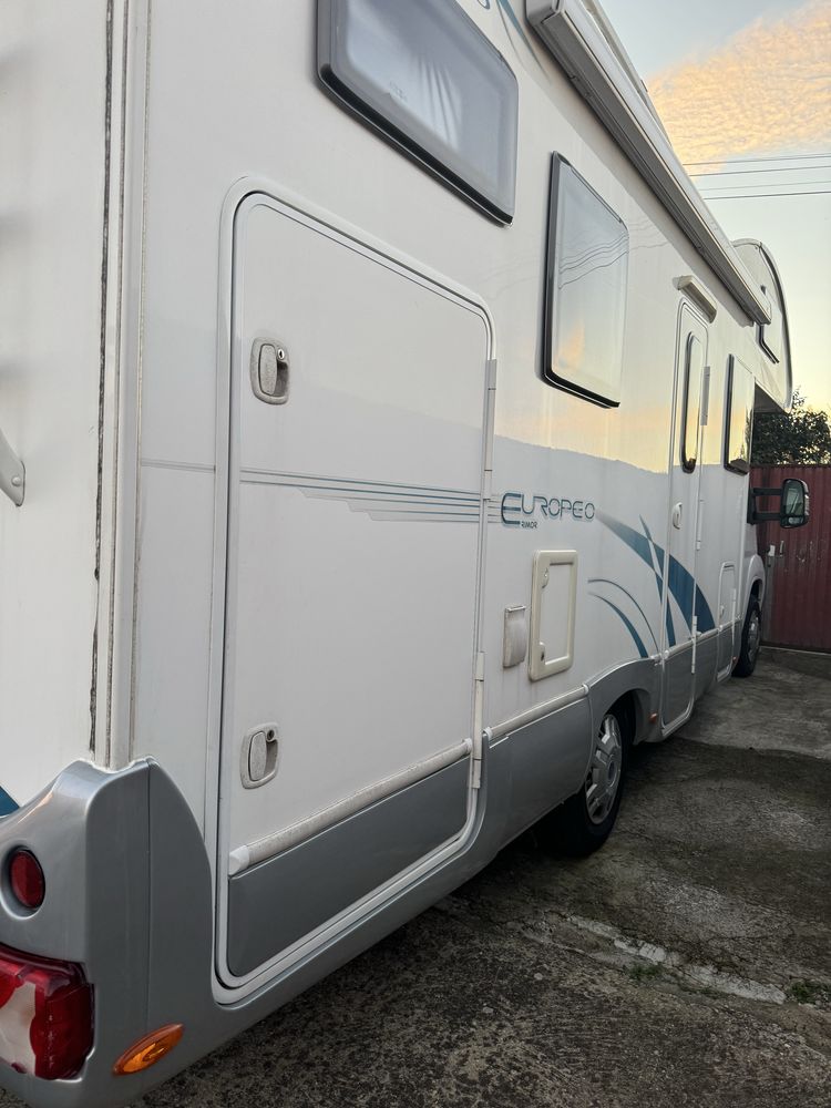 autocaravana  capuchine com 2 camas de casal