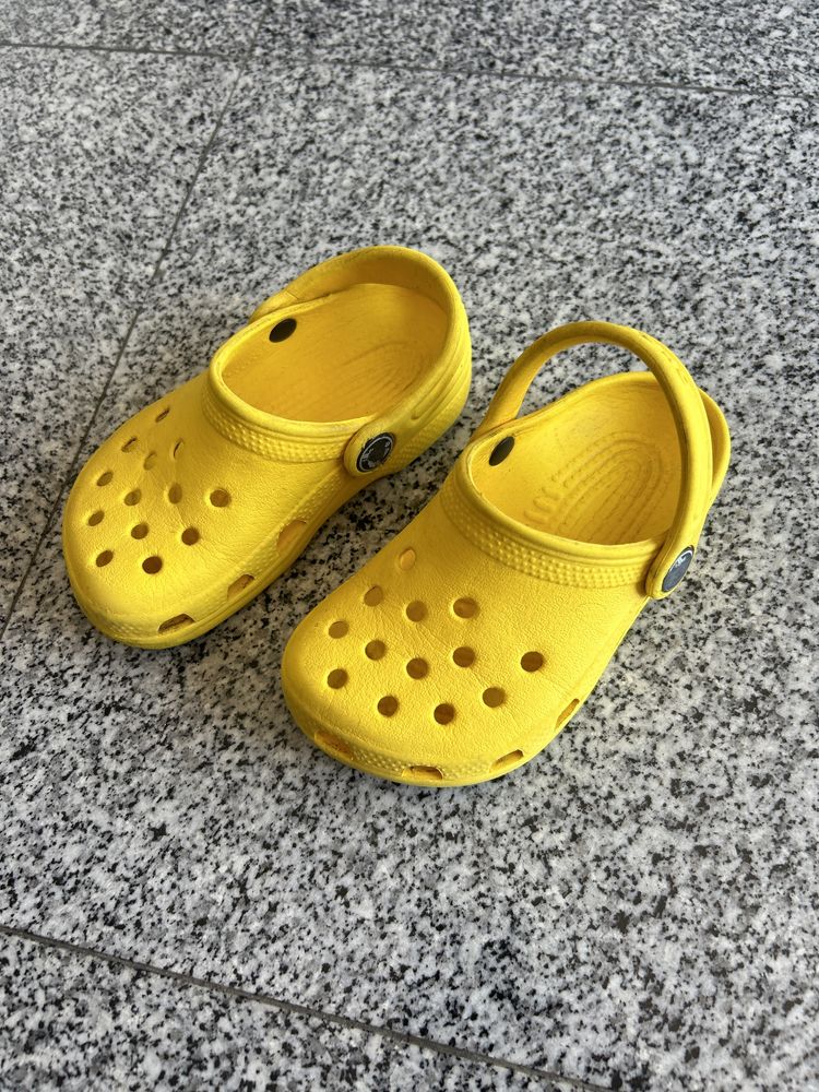 Crocs 24 ou 25 criança socas chinelos