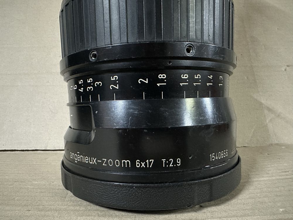 Обʼєктив объектив Angenieux 17-102 mm