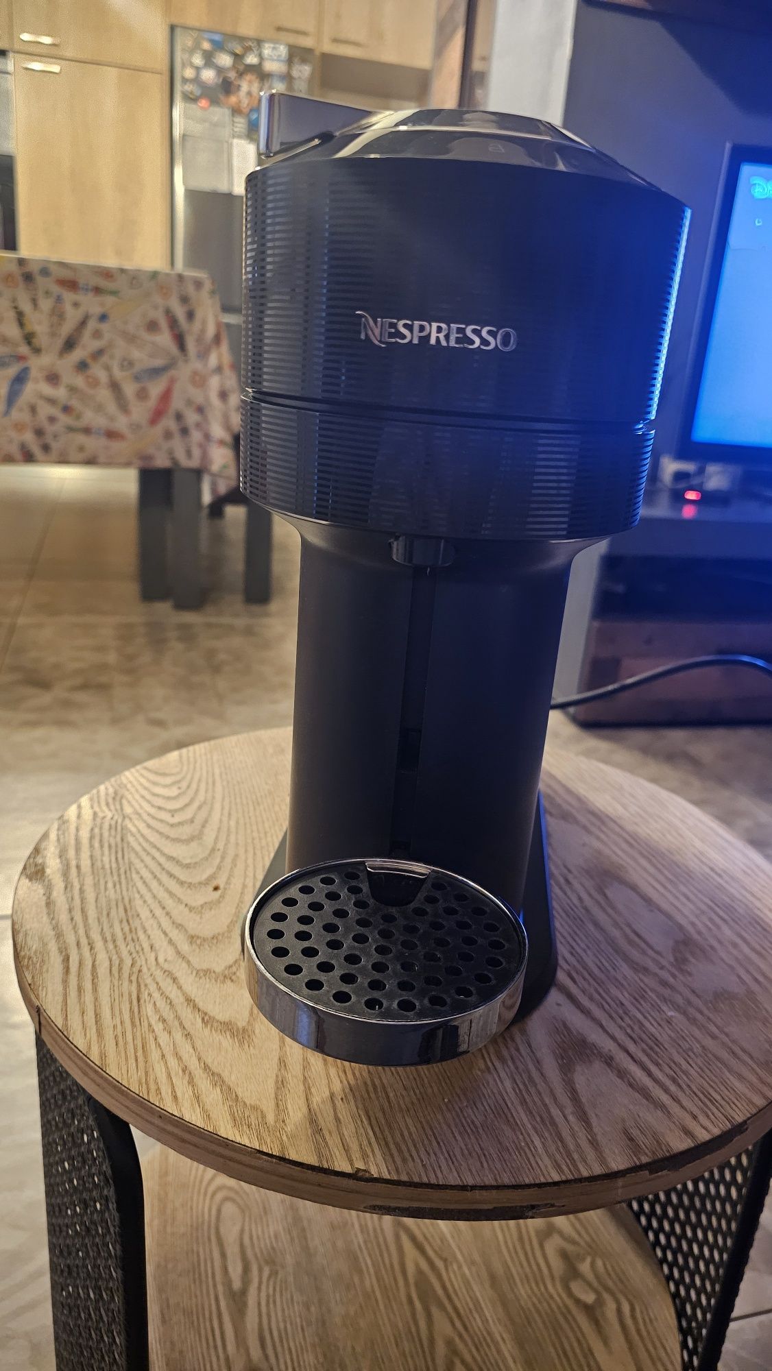 Maquina nespresso next deluxe