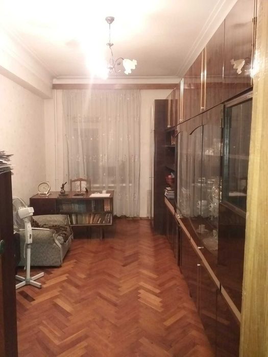 Продам 4х комн кв б-р Шевченко, 3 этаж. 75м р-н Самолёта ТОРГ !!!