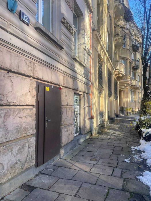 Оренда приміщення на вул. Новаківського