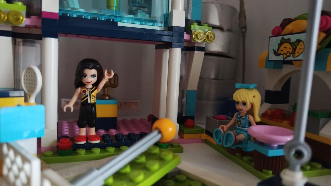 LEGO Friends 41338 Stadion Sportowy + gratisy